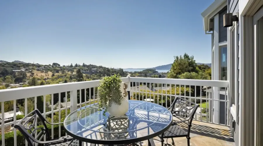 100 Monterey Dr, Tiburon, California, United States, 5 Bedrooms Bedrooms, ,4.5 BathroomsBathrooms,Residential,For Sale,1946443